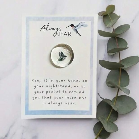 Always Near Hummingbird Pocket Coin Gift - Picture 5 of 5